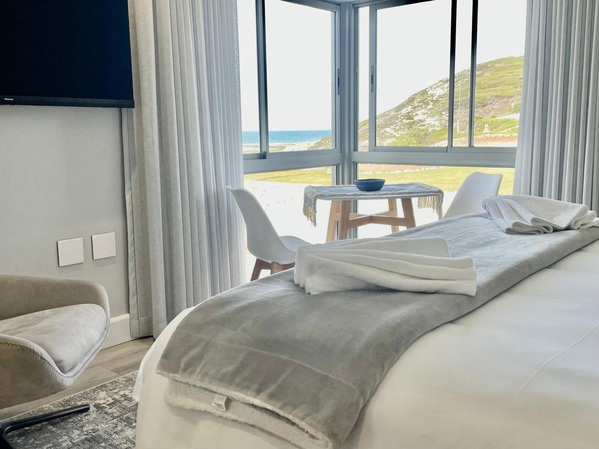Cliff Haven Hotel Struisbaai Room photo